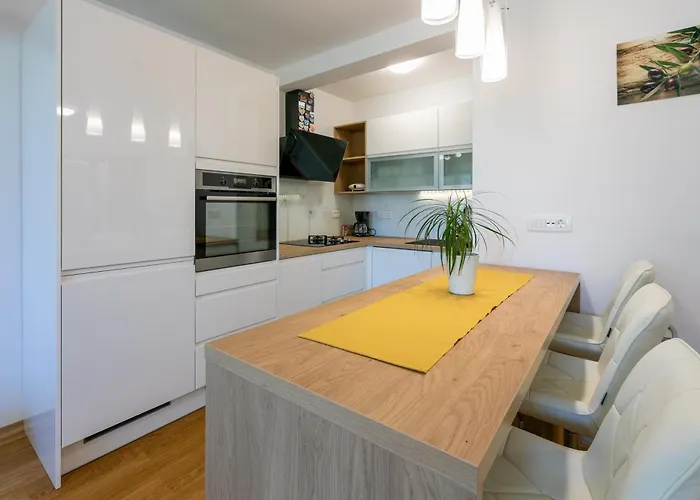 With Parking Space - Crikvenica - 24323 아파트 *