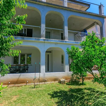 Apartman With Parking Space - Crikvenica - 24323