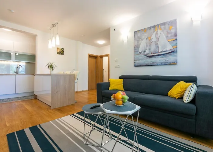 With Parking Space - Crikvenica - 24323 Selce
